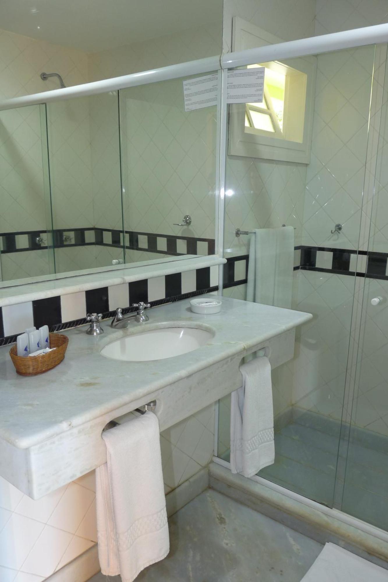 Standard Suite,1690939085:JPEG